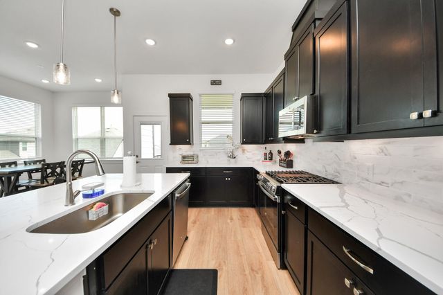 5214 Sage Hills Drive, Manvel, TX 77578