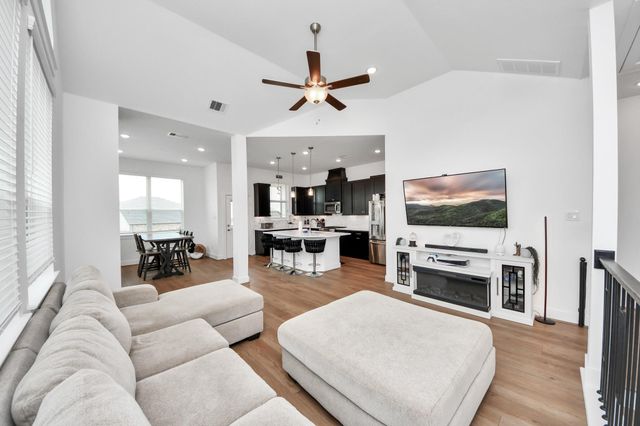 5214 Sage Hills Drive, Manvel, TX 77578