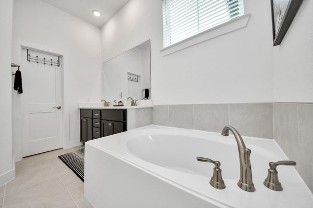 5214 Sage Hills Drive, Manvel, TX 77578