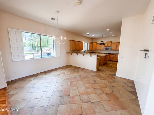 6033 S MACK Avenue, Gilbert, AZ 85298