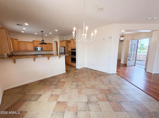 6033 S MACK Avenue, Gilbert, AZ 85298