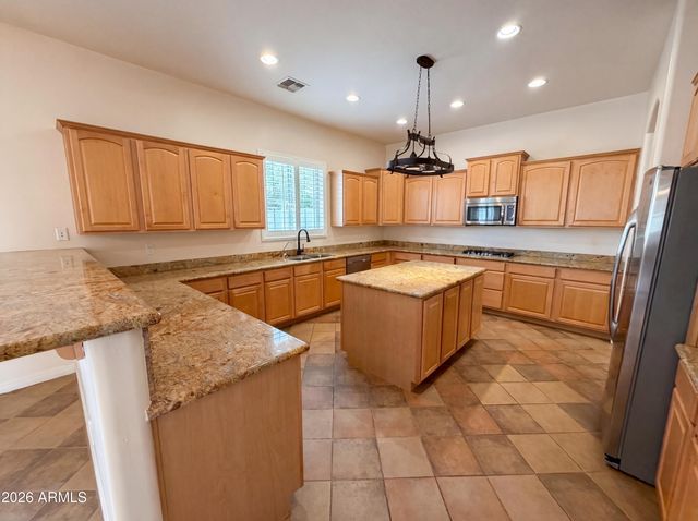 6033 S MACK Avenue, Gilbert, AZ 85298
