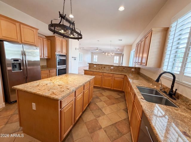 6033 S MACK Avenue, Gilbert, AZ 85298