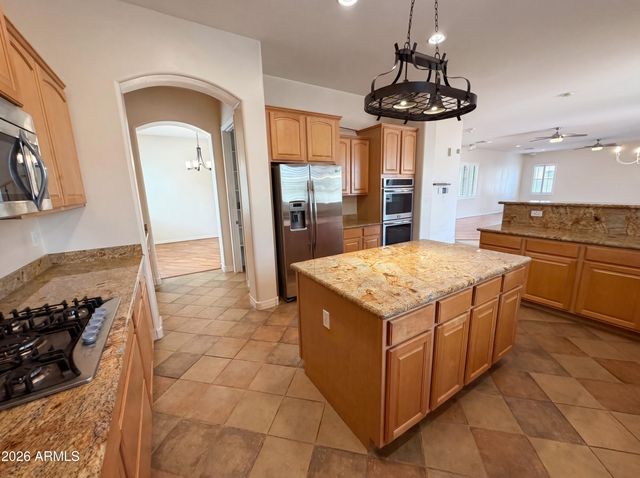 6033 S MACK Avenue, Gilbert, AZ 85298