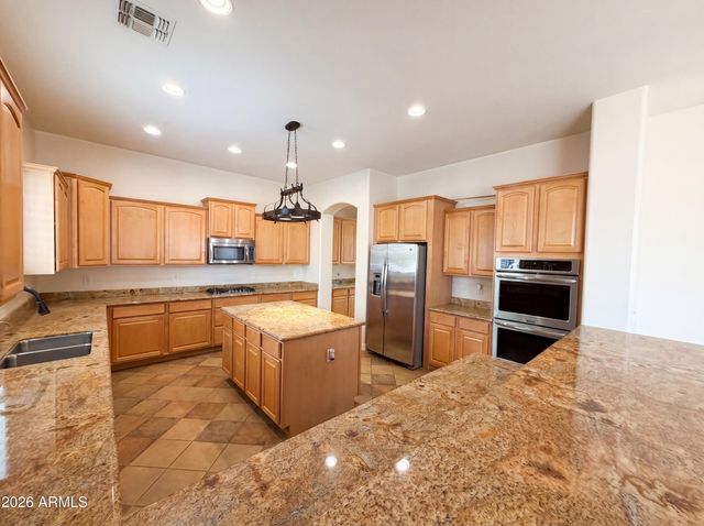 6033 S MACK Avenue, Gilbert, AZ 85298
