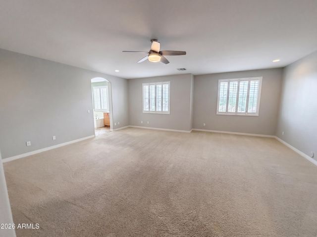 6033 S MACK Avenue, Gilbert, AZ 85298