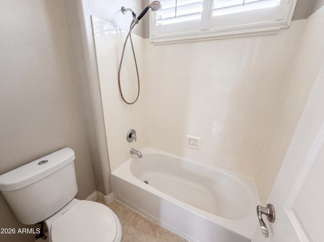 6033 S MACK Avenue, Gilbert, AZ 85298