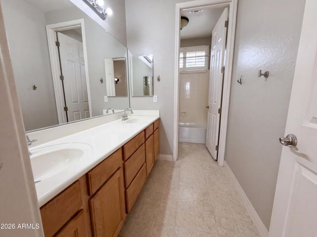 6033 S MACK Avenue, Gilbert, AZ 85298