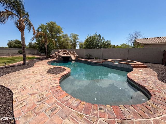 6033 S MACK Avenue, Gilbert, AZ 85298