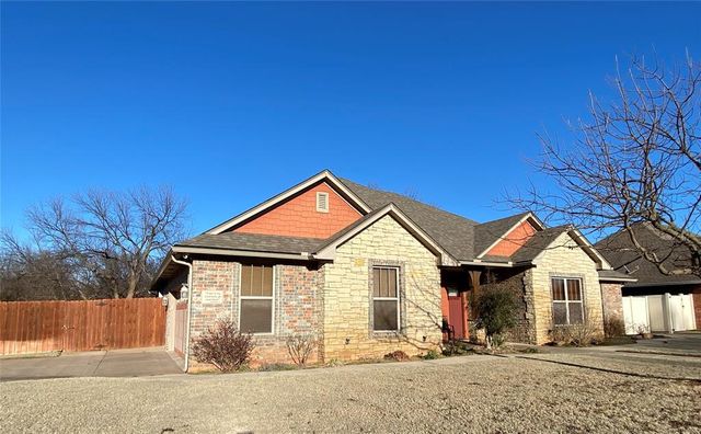 305 Treyton Place, Noble, OK 73068