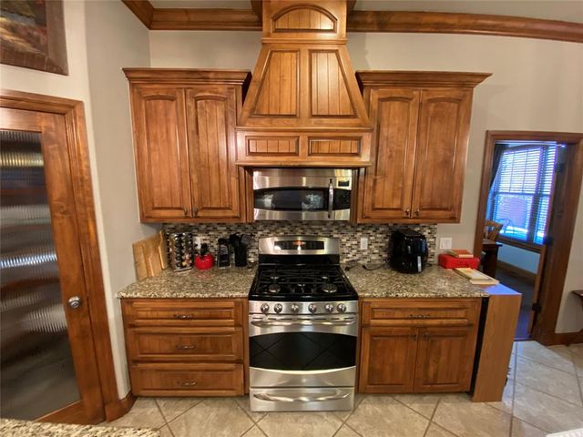 305 Treyton Place, Noble, OK 73068