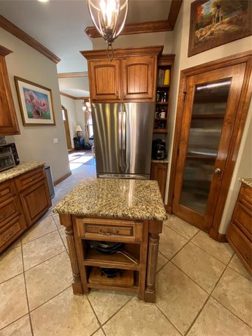 305 Treyton Place, Noble, OK 73068