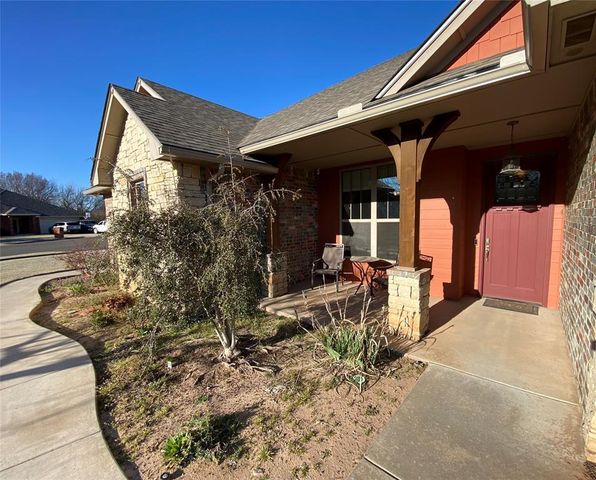 305 Treyton Place, Noble, OK 73068