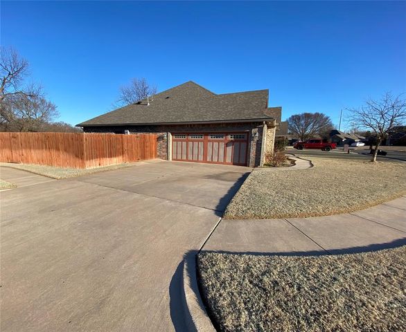 305 Treyton Place, Noble, OK 73068