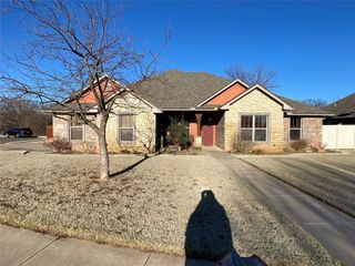 305 Treyton Place, Noble, OK 73068