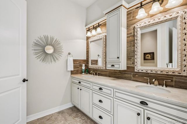 23070 E Del Norte Circle, Aurora, CO 80016
