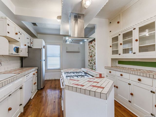 526 Pershing Avenue, San Antonio, TX 78209