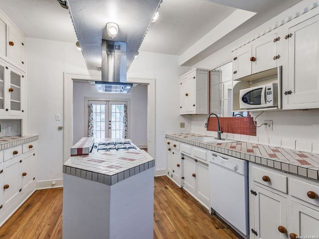 526 Pershing Avenue, San Antonio, TX 78209