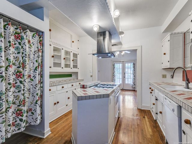 526 Pershing Avenue, San Antonio, TX 78209