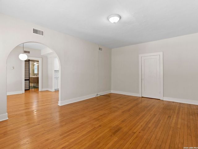 526 Pershing Avenue, San Antonio, TX 78209