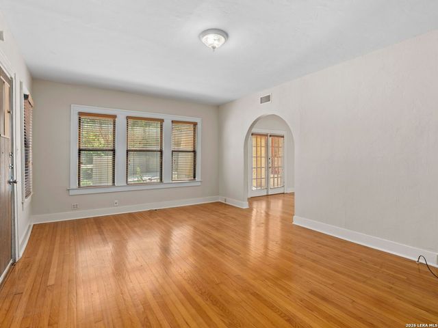 526 Pershing Avenue, San Antonio, TX 78209