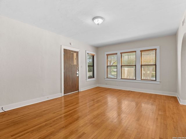 526 Pershing Avenue, San Antonio, TX 78209