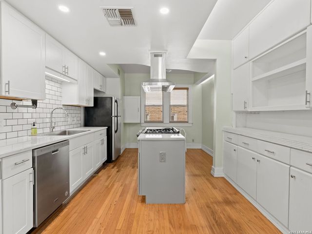 526 Pershing Avenue, San Antonio, TX 78209