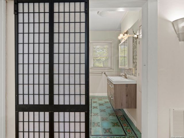 526 Pershing Avenue, San Antonio, TX 78209
