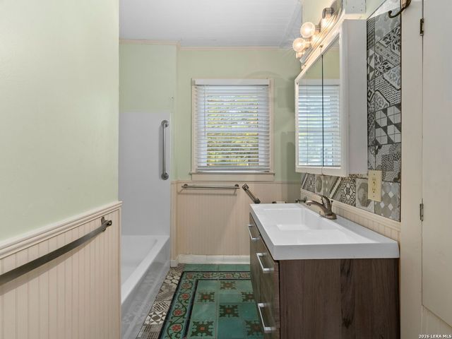 526 Pershing Avenue, San Antonio, TX 78209