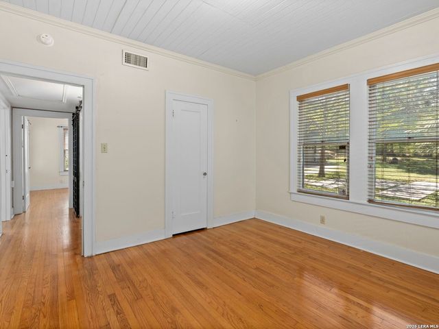 526 Pershing Avenue, San Antonio, TX 78209