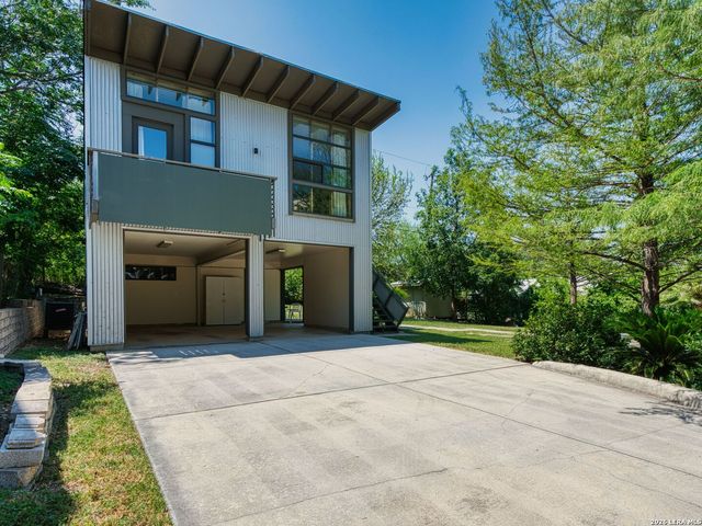 526 Pershing Avenue, San Antonio, TX 78209
