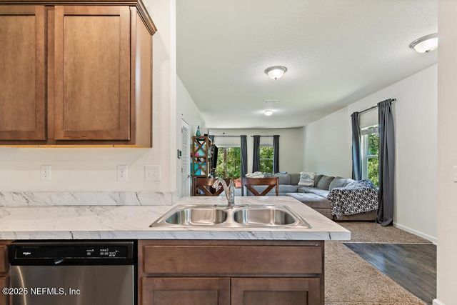 81 SCOTCH PEBBLE Drive, St. Johns, FL 32259