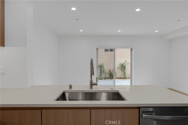 5222 Strohm Avenue, North Hollywood, CA 91601