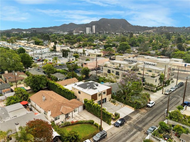 5222 Strohm Avenue, North Hollywood, CA 91601