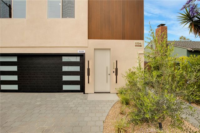 5222 Strohm Avenue, North Hollywood, CA 91601
