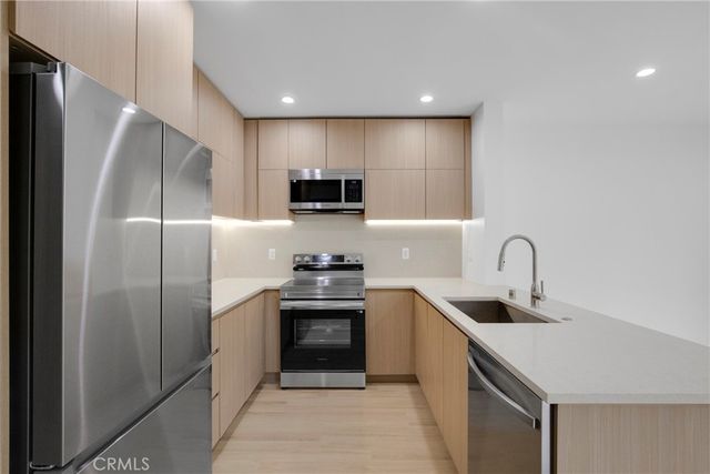 5222 Strohm Avenue, North Hollywood, CA 91601