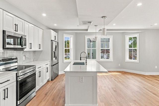 199 South Avenue 5, Whitman, MA 02382
