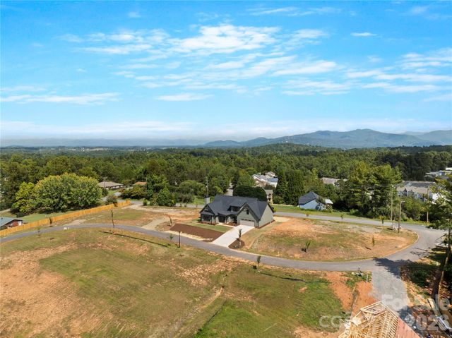 11 Sky Drive S 2, Asheville, NC 28804