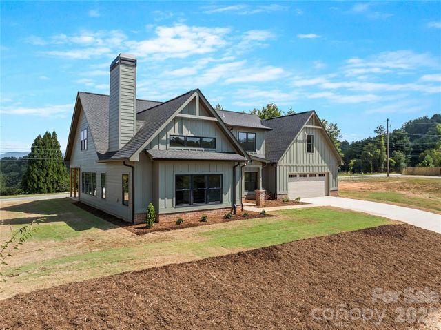 11 Sky Drive S 2, Asheville, NC 28804