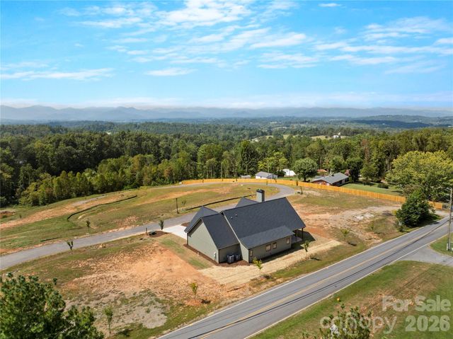 11 Sky Drive S 2, Asheville, NC 28804