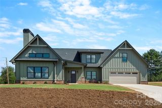 11 Sky Drive S 2, Asheville, NC 28804