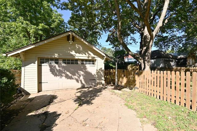 4222 Terrace Street, Kansas City, MO 64111