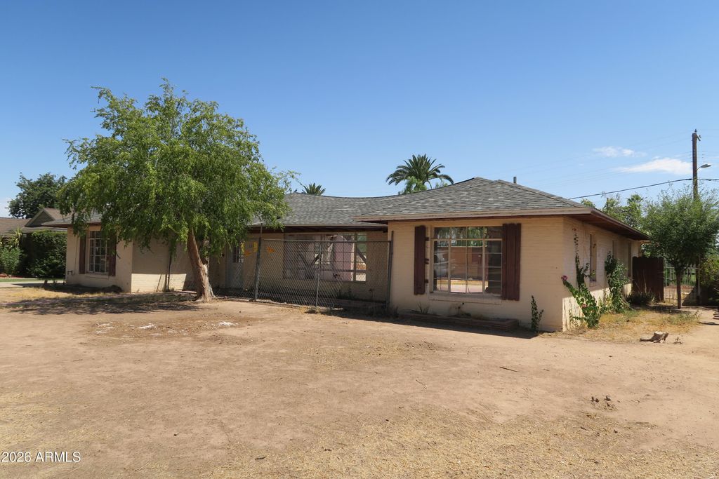 1307 W EDGEMONT Avenue, Phoenix, AZ 85007 — photo 2