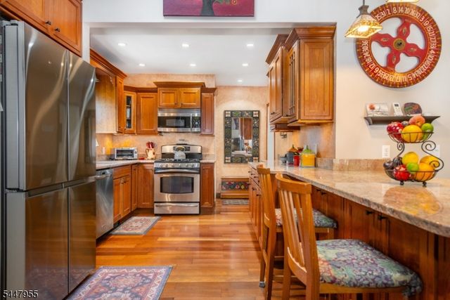 42 Otsego Rd, Verona Twp., NJ 07044