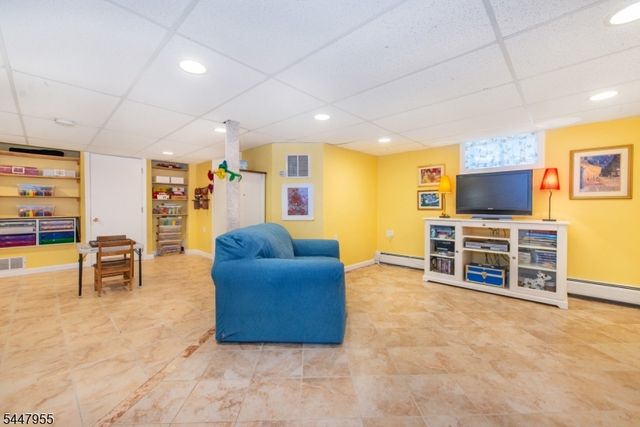 42 Otsego Rd, Verona Twp., NJ 07044