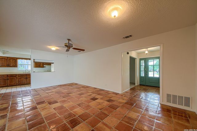 9707 Astronaut, San Antonio, TX 78217