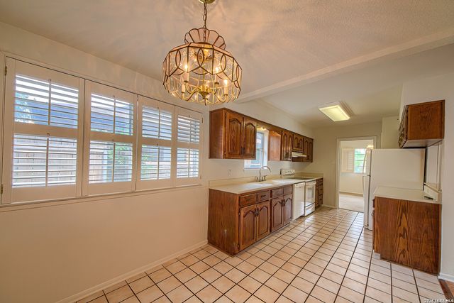 9707 Astronaut, San Antonio, TX 78217