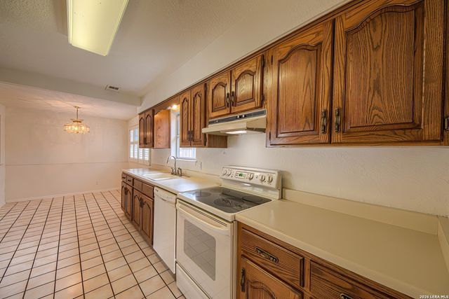 9707 Astronaut, San Antonio, TX 78217