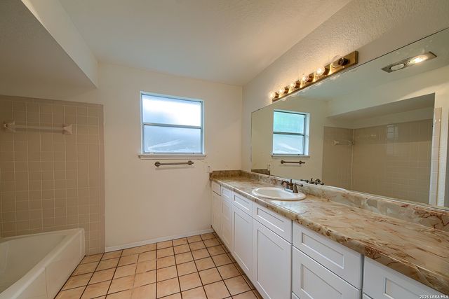 9707 Astronaut, San Antonio, TX 78217