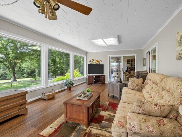 110 Racetrack Road, Woodruff, SC 29388